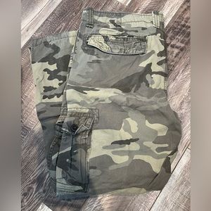 Men’s Old Navy Cargo Pants
